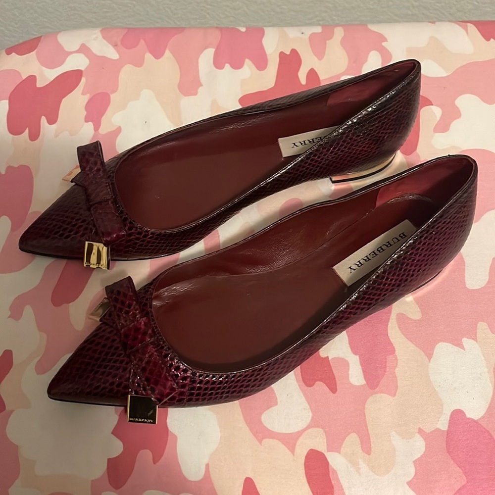 New never worn.I liked but little thigh for me. I bought it from Poshmark.